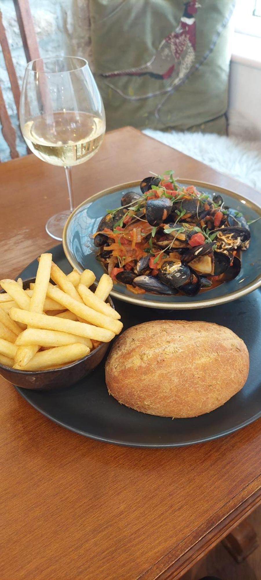 The Black Horse Inn 塞特尔 外观 照片